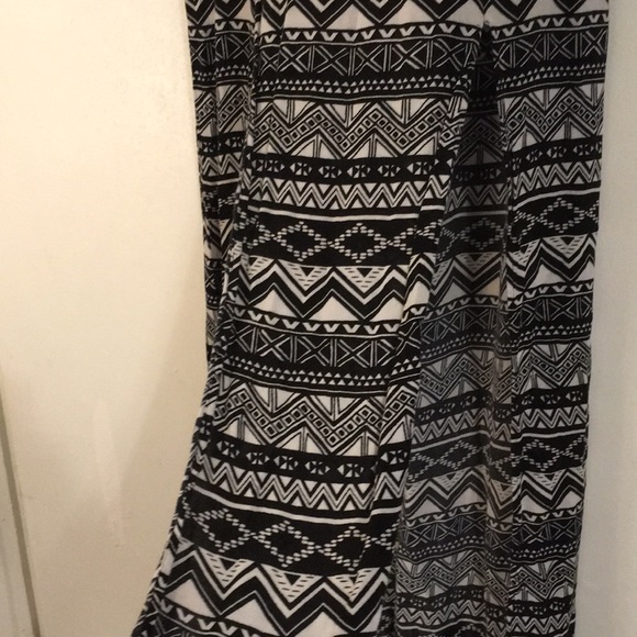 🖤🤍Forever 21 Maxi Skirt (M) Double Front Slits - Picture 4 of 13